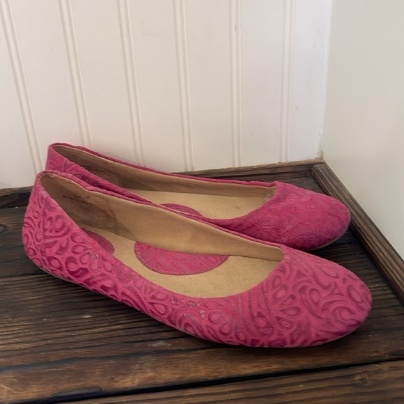 BOC Born Concept Pink Embossed Leather Women's Ballet Flats - Picture 4 of 7
